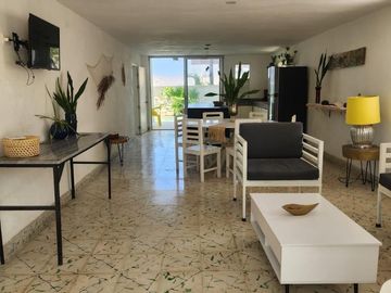 Casa en Chelem Puerto,  Yucatán a 1 cuadra del mar