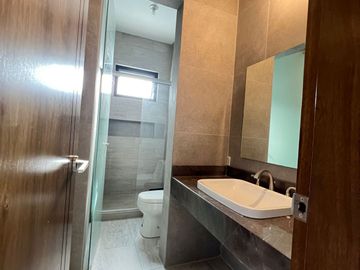 CASA EQUIPADA EN VENTA CARRETERA NACIONAL