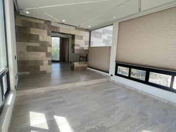 CASA EQUIPADA EN VENTA CARRETERA NACIONAL