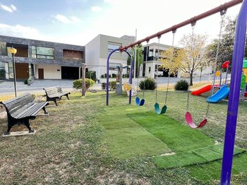 CASA EQUIPADA EN VENTA CARRETERA NACIONAL
