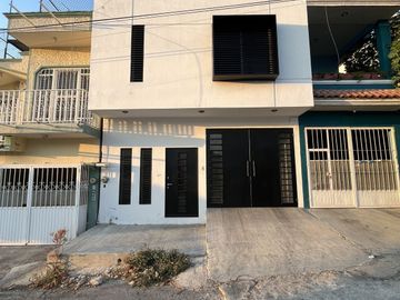 CASA EN VENTA EN JARDINES DEL PEDREGAL