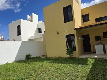 Casa en venta en Mérida, Privada Gran Santa Fe Norte, Caucel ( Mod. Niza)