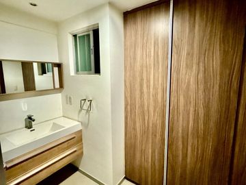 Renta Departamento Amueblado de 3 Recámaras en Habitarea Towers por $28,000