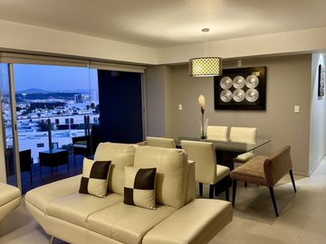 Renta Departamento Amueblado de 3 Recámaras en Habitarea Towers por $28,000