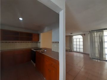 Renta Casa Con Jardín Y Acceso Controlado Zona Zavaleta, UDLAP