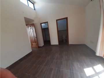 Renta Casa Con Jardín Y Acceso Controlado Zona Zavaleta, UDLAP