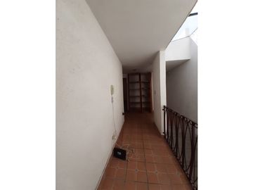 Renta Casa Con Jardín Y Acceso Controlado Zona Zavaleta, UDLAP