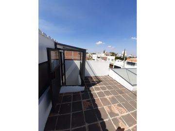 Renta Casa Con Jardín Y Acceso Controlado Zona Zavaleta, UDLAP