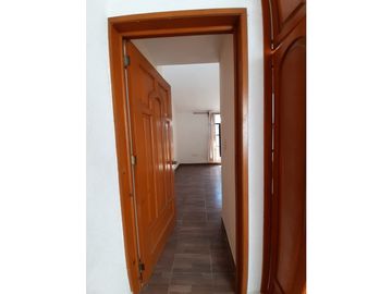Renta Casa Con Jardín Y Acceso Controlado Zona Zavaleta, UDLAP