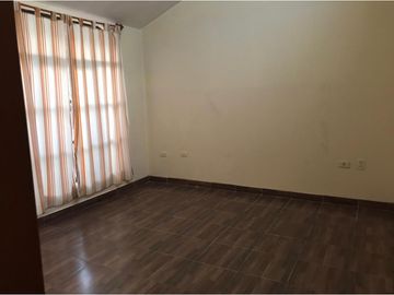 Renta Casa Con Jardín Y Acceso Controlado Zona Zavaleta, UDLAP
