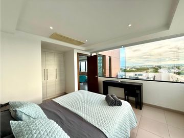 En venta suite vista al ciudad Edf. Poseidon cerca cc La Cuadra.