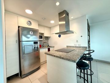 En venta suite vista al ciudad Edf. Poseidon cerca cc La Cuadra.