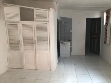 Jipijapa, Casa Comercial en Venta, 365m2, 2 Locales, 3 Suite