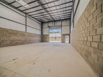 ALQUILER GALPON A ESTRENAR 235 M2 CUBIERTOS PILAR
