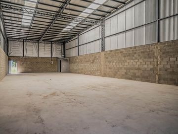 ALQUILER GALPON A ESTRENAR 235 M2 CUBIERTOS PILAR