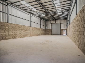 ALQUILER GALPON A ESTRENAR 235 M2 CUBIERTOS PILAR