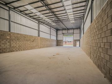 ALQUILER GALPON A ESTRENAR 235 M2 CUBIERTOS PILAR