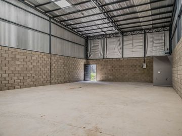 ALQUILER GALPON A ESTRENAR 235 M2 CUBIERTOS PILAR