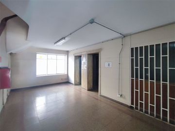 Oficina en Venta en Paseo Bulnes / Eleuterio Ramirez