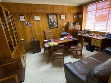 Oficina en Venta en Paseo Bulnes / Eleuterio Ramirez