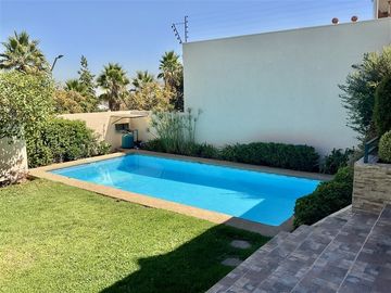 Casa en Venta en San Carlos De Apoquindo / Carlos Peña Otaegui