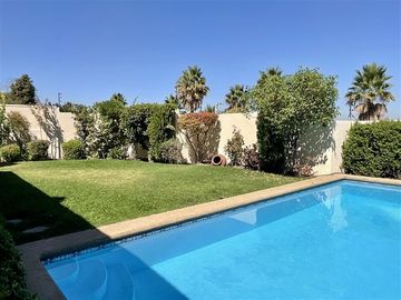 Casa en Venta en San Carlos De Apoquindo / Carlos Peña Otaegui