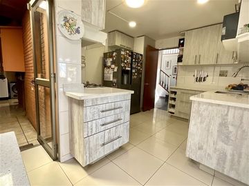 Casa en Venta en San Carlos De Apoquindo / Carlos Peña Otaegui
