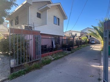 Casa en Venta en Se vende cómoda y espaciosa casa en la comuna de san bernardo