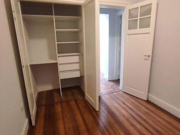 VENTA CASA SAN JUAN 2100, 12 AMBIENTES