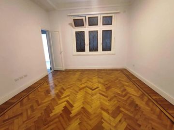 VENTA CASA SAN JUAN 2100, 12 AMBIENTES
