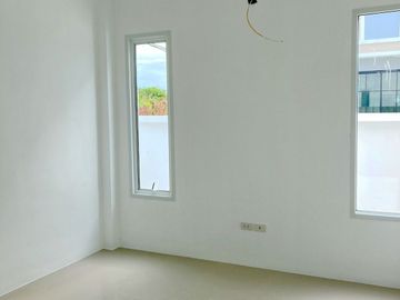3 Bedroom House for sale at Lamlukbua Town