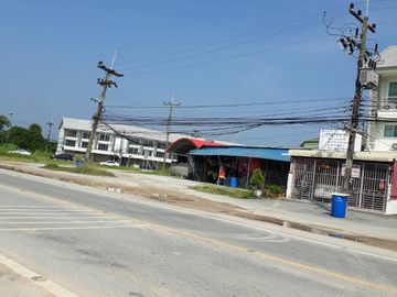 3 Bedroom Townhouse for sale in Ban Laeng, Rayong