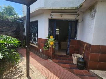 Casa para 2 Familias en venta en Remedios de Escalada Oeste