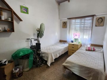 Casa para 2 Familias en venta en Remedios de Escalada Oeste