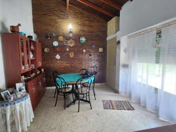 Casa para 2 Familias en venta en Remedios de Escalada Oeste