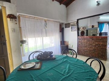 Casa para 2 Familias en venta en Remedios de Escalada Oeste