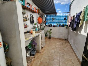 Casa para 2 Familias en venta en Remedios de Escalada Oeste