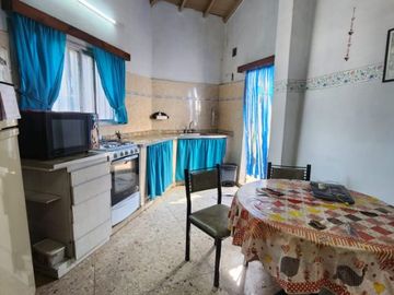 Casa para 2 Familias en venta en Remedios de Escalada Oeste
