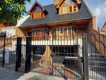 Triplex en venta en Villa Luzuriaga