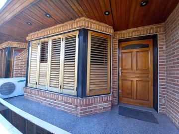 Triplex en venta en Villa Luzuriaga