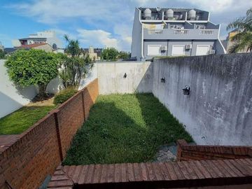 Triplex en venta en Villa Luzuriaga