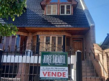 Triplex en venta en Villa Luzuriaga