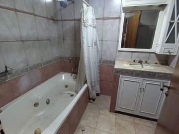 Triplex en venta en Villa Luzuriaga