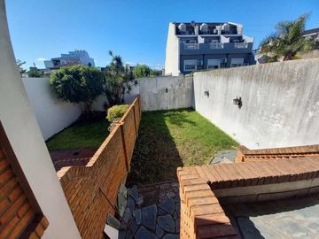 Triplex en venta en Villa Luzuriaga