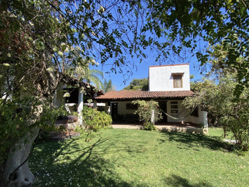 VENTA CASA ESTILO HACIENDA EN CONDOMINIO CON AMENIDADES, JIUTEPEC MORELOS