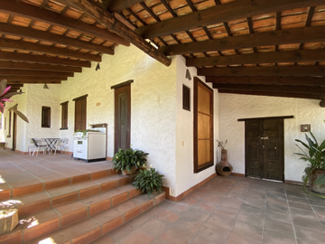 VENTA CASA ESTILO HACIENDA EN CONDOMINIO CON AMENIDADES, JIUTEPEC MORELOS