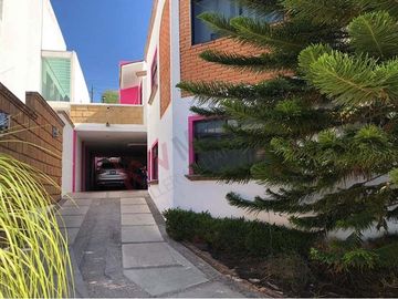 Hermosa Casa estilo Mexicano, amplia en fraccionamiento campestre muy seguro