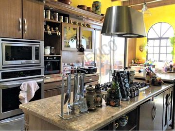 Hermosa Casa estilo Mexicano, amplia en fraccionamiento campestre muy seguro