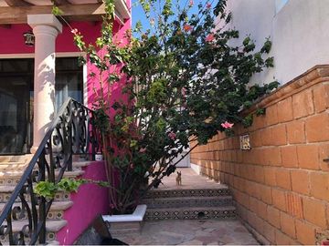 Hermosa Casa estilo Mexicano, amplia en fraccionamiento campestre muy seguro