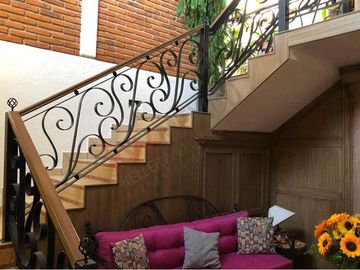 Hermosa Casa estilo Mexicano, amplia en fraccionamiento campestre muy seguro